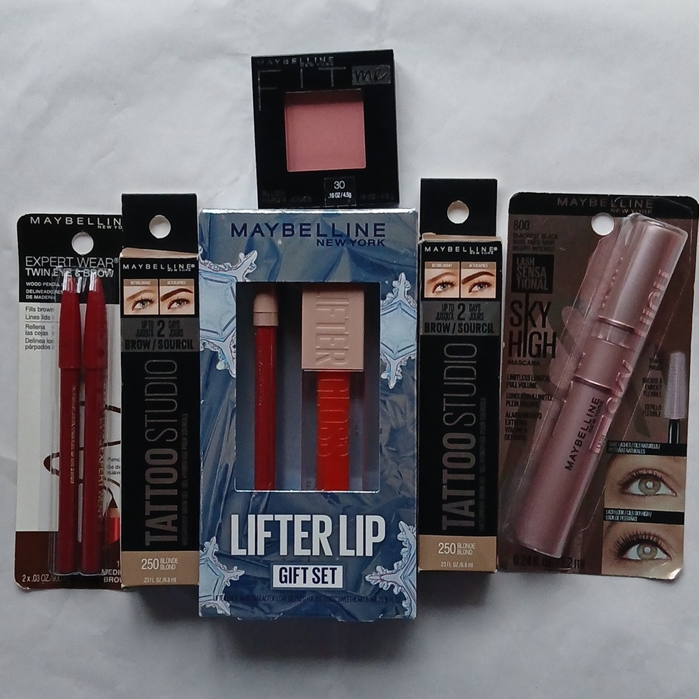 Maybelline makeup bundle